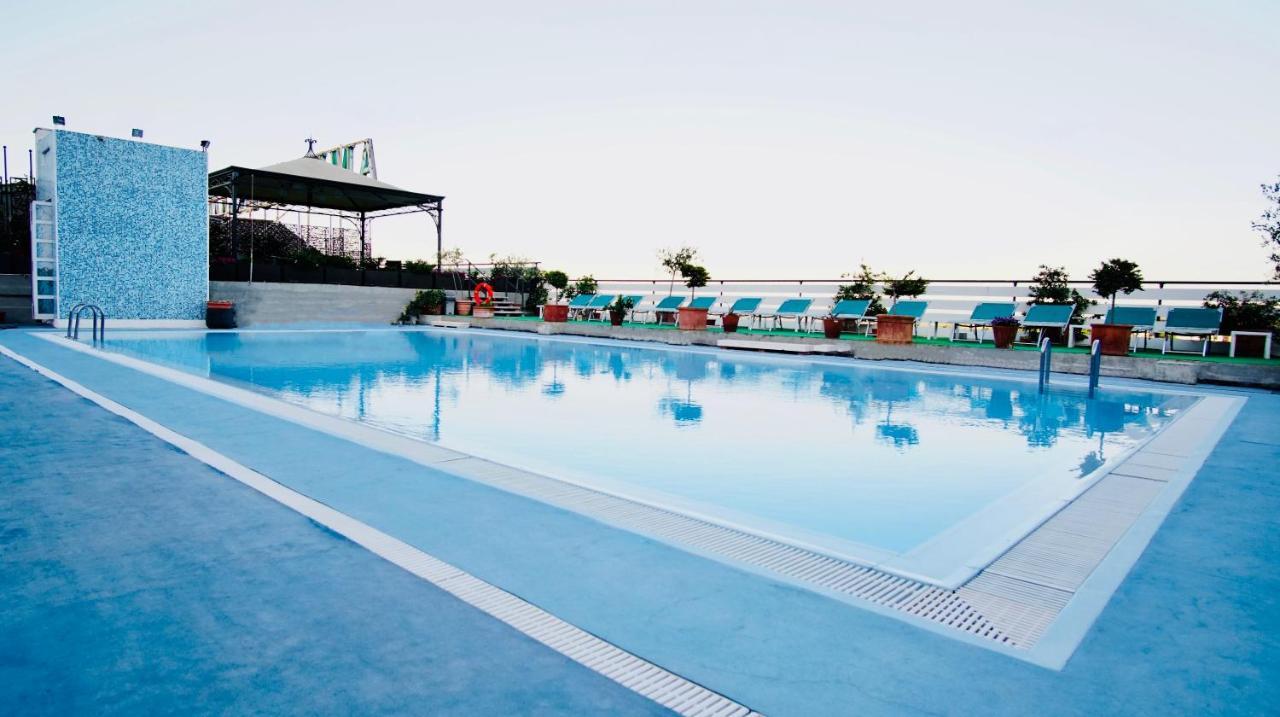Grand Hotel Ambasciatori Wellness & Spa Chianciano Terme Exteriör bild