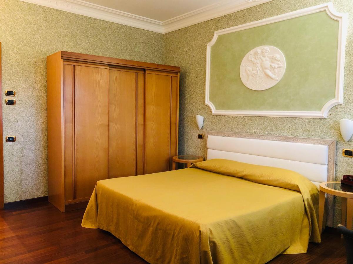 Grand Hotel Ambasciatori Wellness & Spa Chianciano Terme Exteriör bild